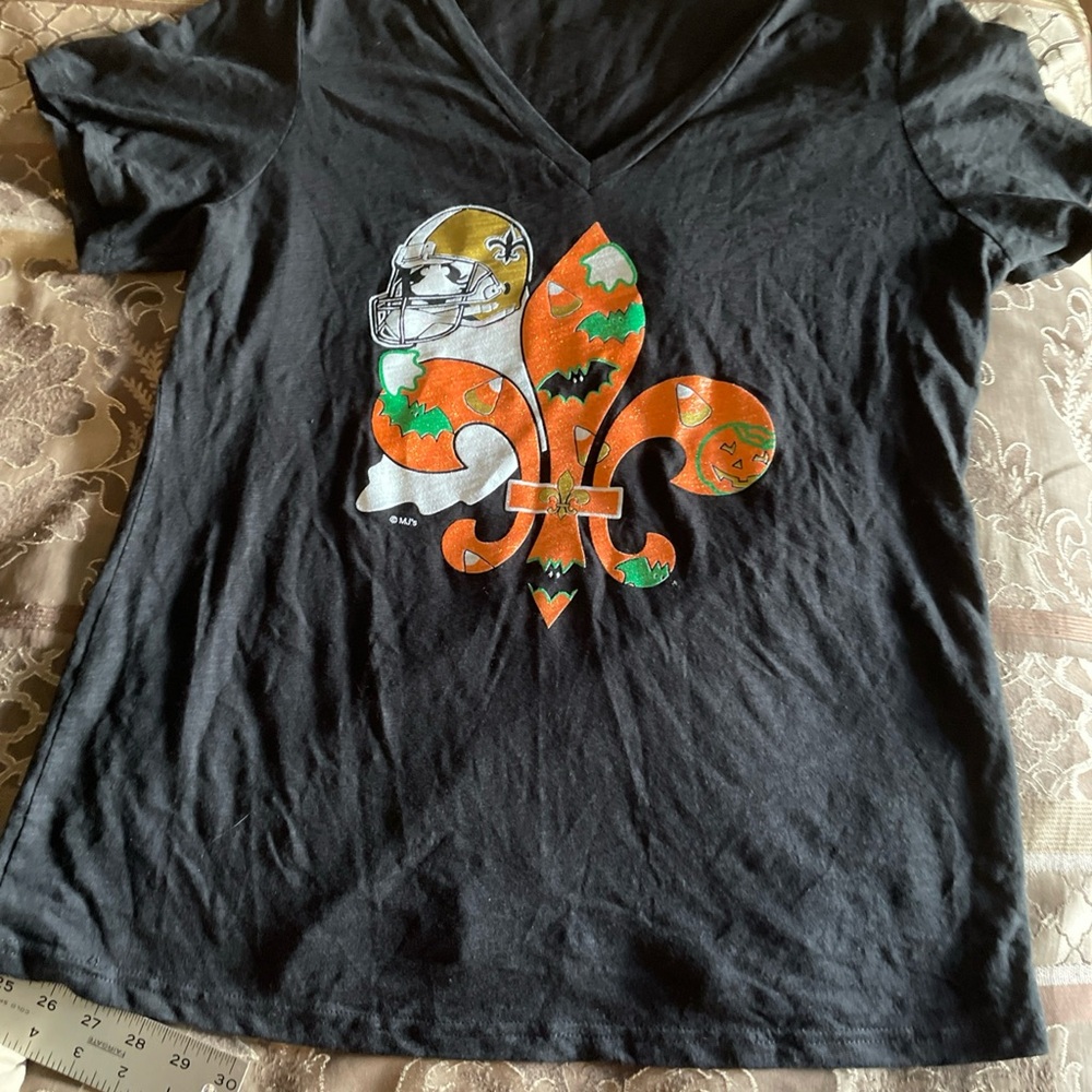 New Orleans Saints Halloween Kavio Women's Classic Black V-Neck Tee Large